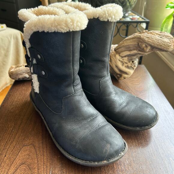 UGG Akadia Black Leather Ankle Lace Warm Lined Winter Booties Boots US 8 - Picture 2 of 13